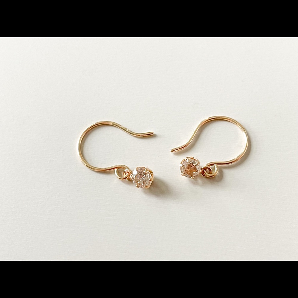 18K Gold Earrings With 0.26 Carat Real Diamond